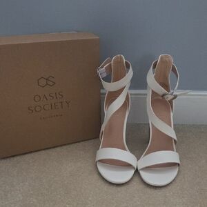 Oasis Society White Crisscross Ankle Strap Heels